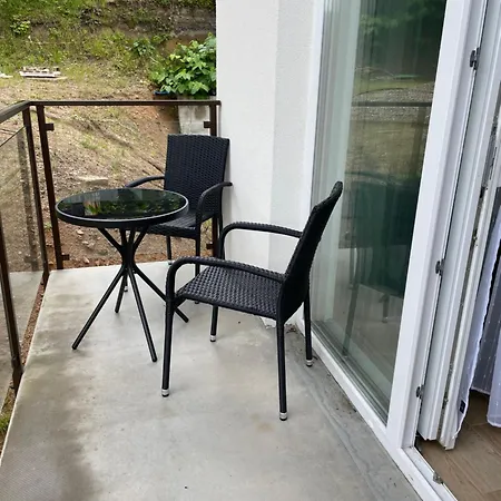 Przystanek - Ul Slowackiego 5a *