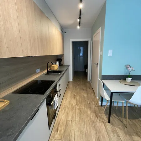 Przystanek - Ul Slowackiego 5a *