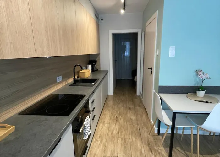 Przystanek - Ul Slowackiego 5a *